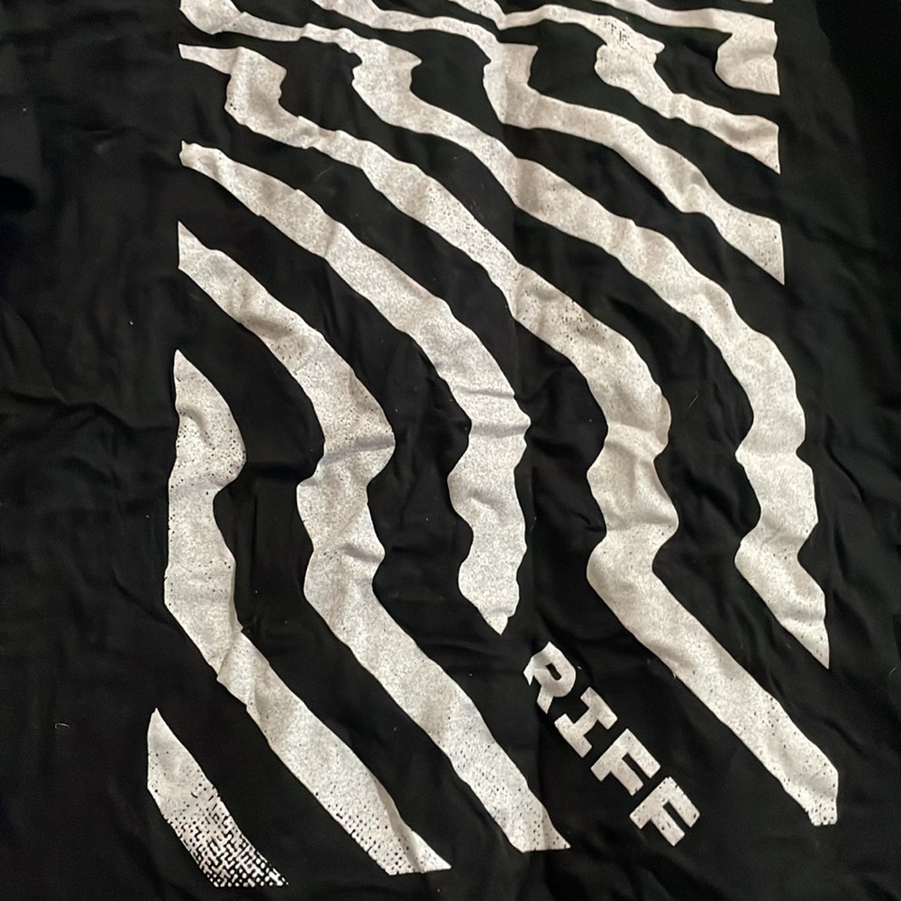 Large Riff T-shirt - Picture 3 of 5